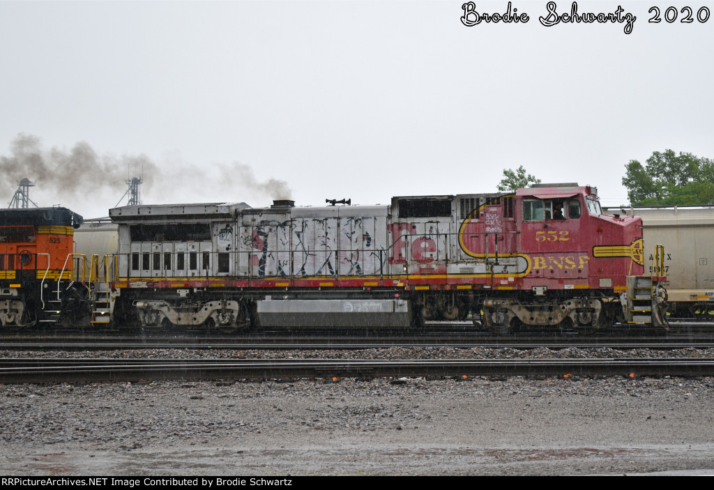 BNSF 552